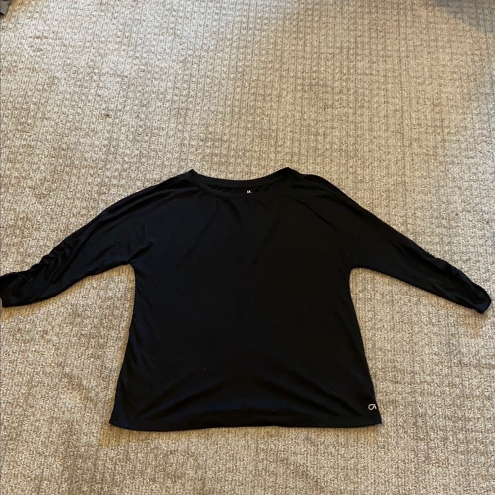 Gap fit cold shoulder top